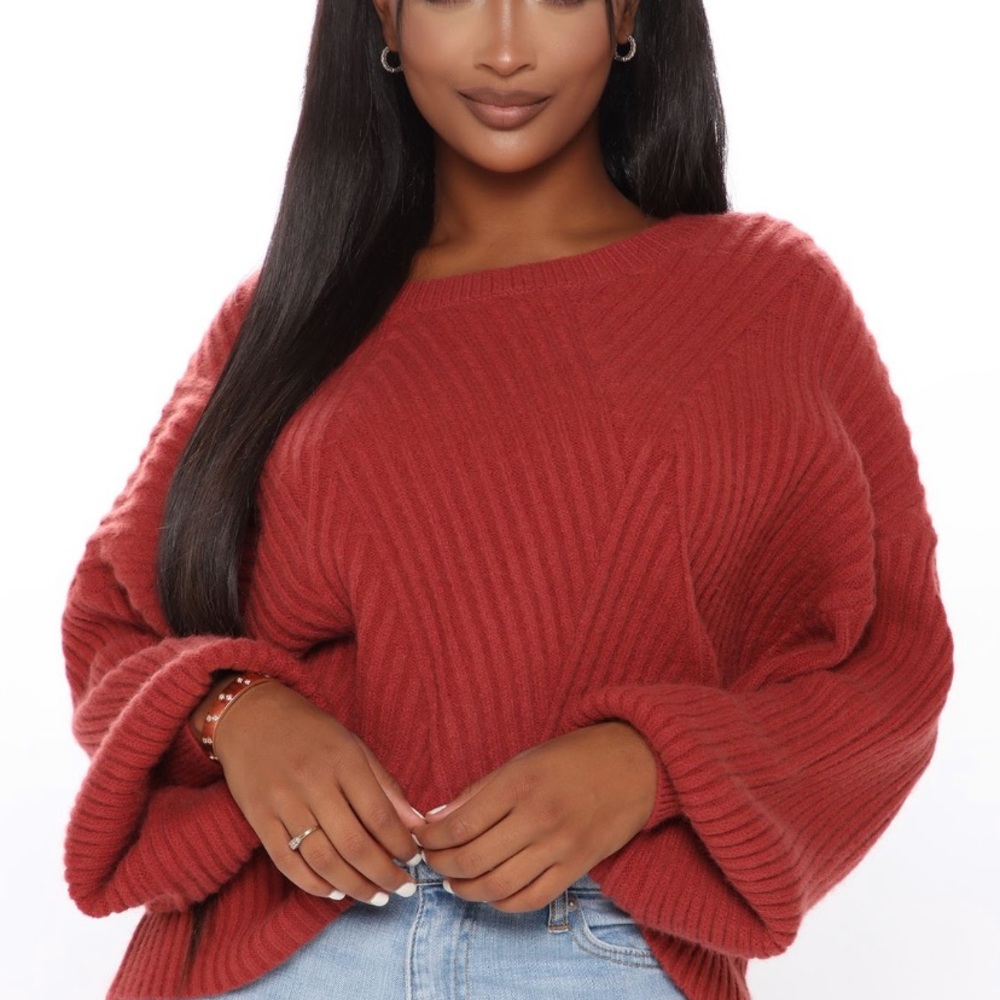 Burnt orange sweater! Very oversized !